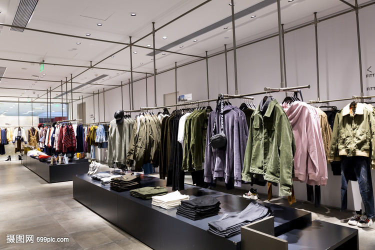商场服装店 潮流服饰与购物体验的交汇点